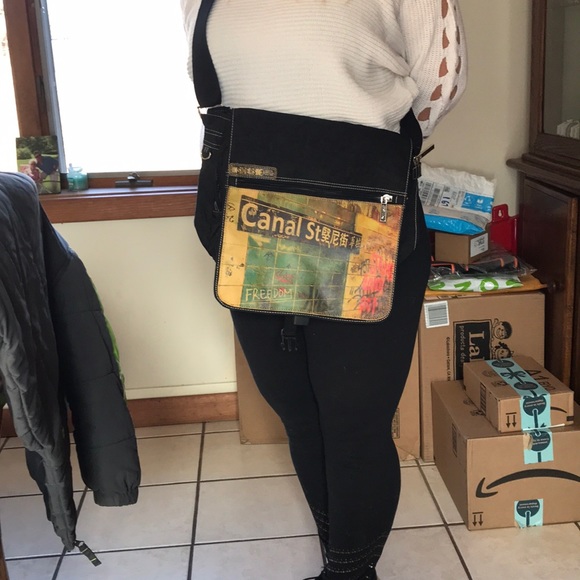 Handbags - 🥳 SALE 🥳 INSIDERS messenger bag